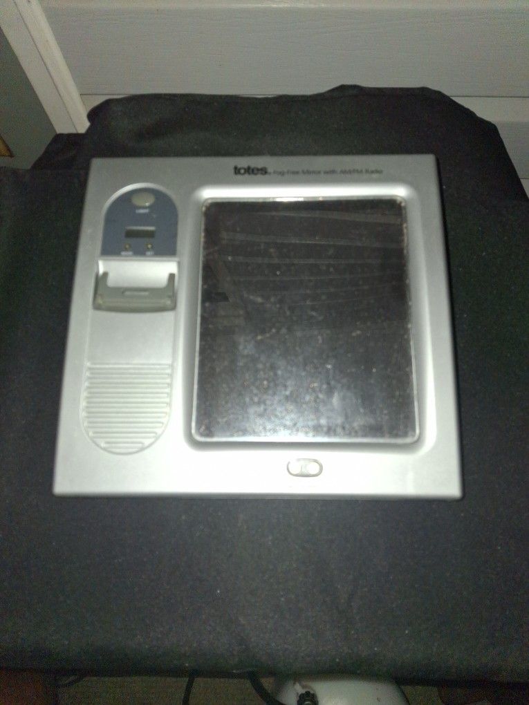 Fog Free Mirror With Am/fm Radio