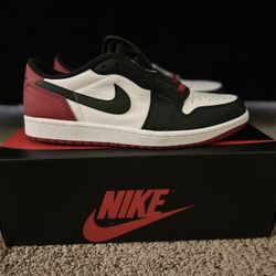 Jordan 1 Retro Low OG “ Black Toe 2023”