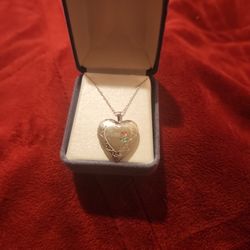 Mom Heart Locket 