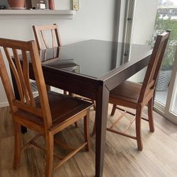 FREE Macy’s Expandable Dining Table and chairs