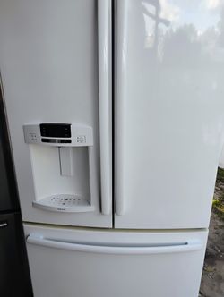 White GE Refrigerator 300$$