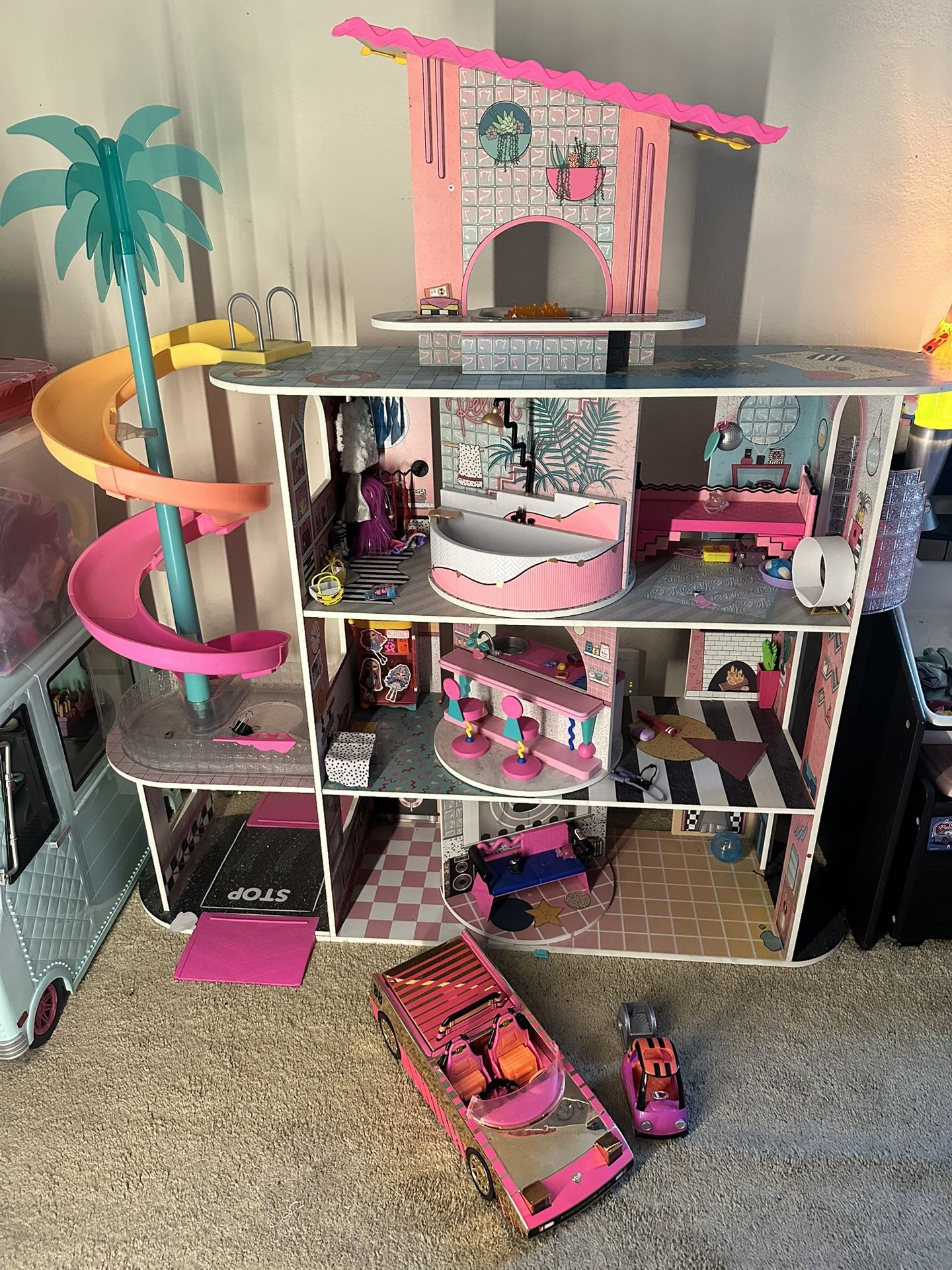 LOL Doll House Set