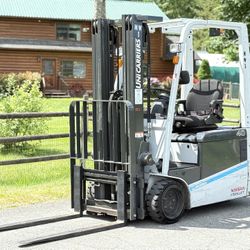Forklift Nissan Electric 4,000 lb Capacity 