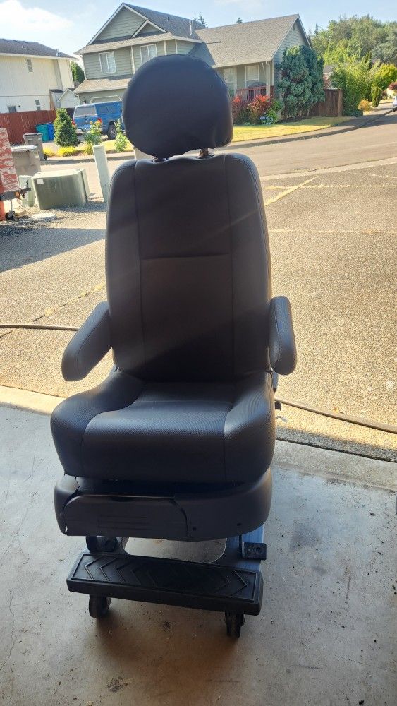 Turny Evo Swivel Lift Car Seat