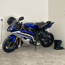 2016 Yamaha R6 $9,000