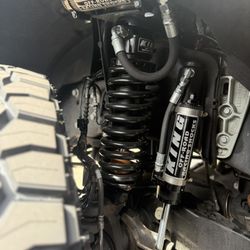 King Shocks - Lift Kits - Lowering 