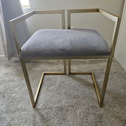 Compact & Sturdy Chair