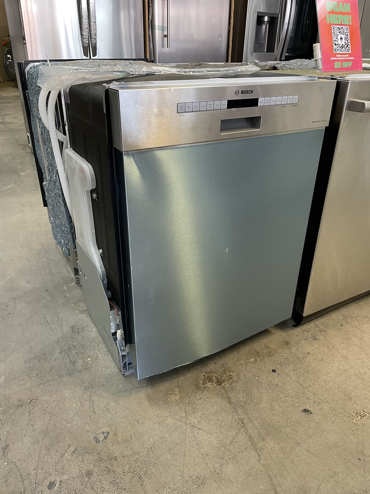 Bosch 300 Series Dishwasher In Stainless Steel / 3 Tray