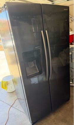 Samsung Black Stainless Refrigerator