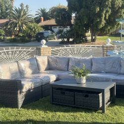 brand new patio set