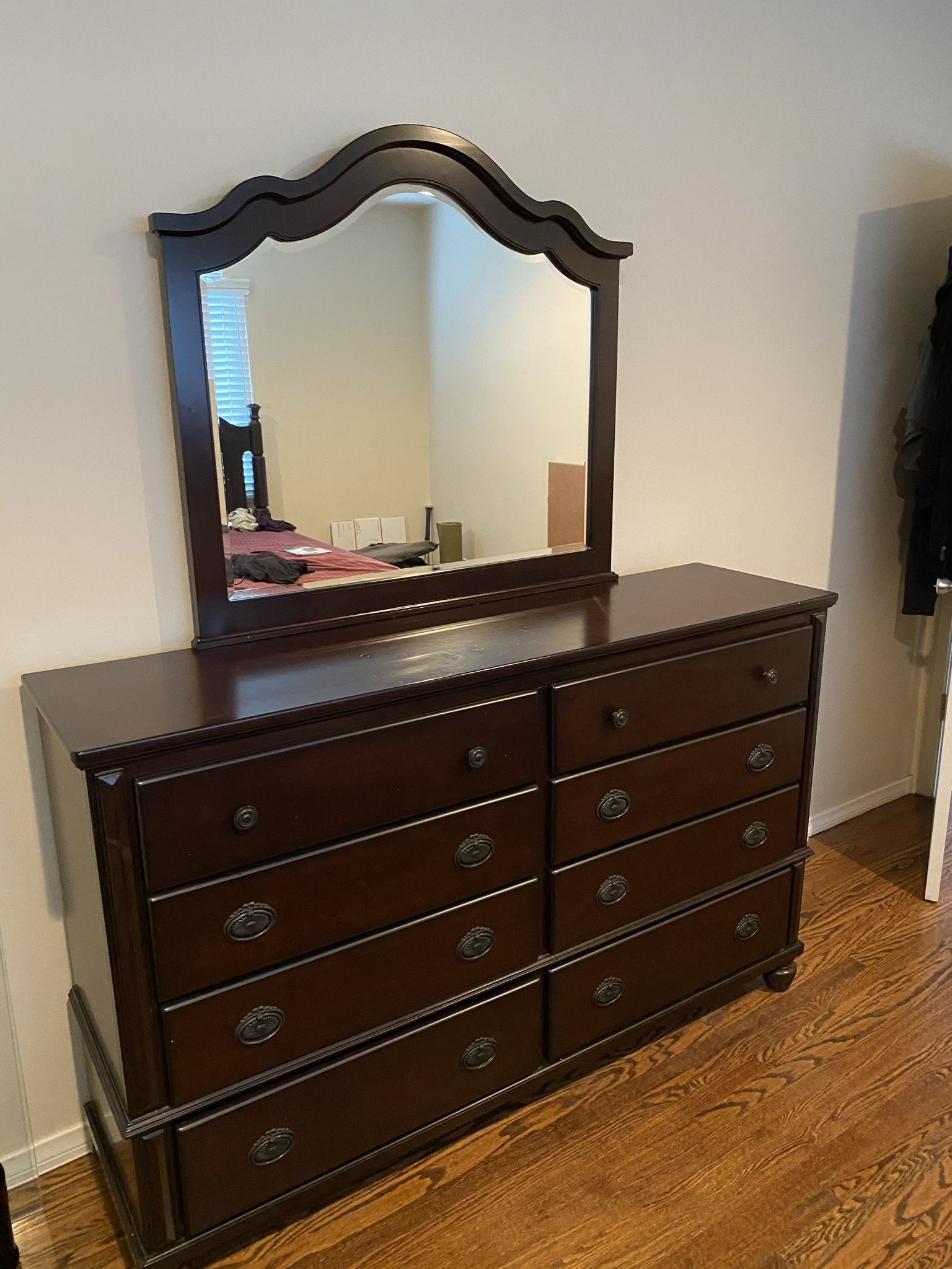 5 Piece Bedroom Set [Dresser, Mirror, 2x Nightstands, Chest Of Drawers]