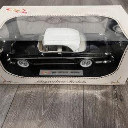 Diecast 1/18 Scale  Signature model 1955 Chrysler imperial 