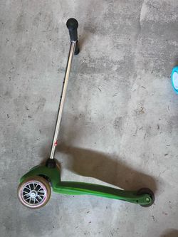 kids scooter excellent condition