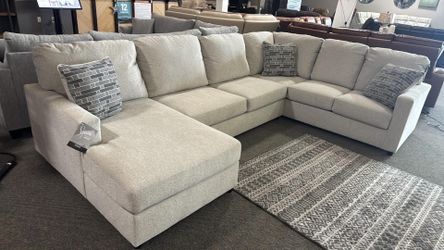 Olivia 🎉 brand new/ modern/luxury 🌼 Living Room Sectional with Chaise
