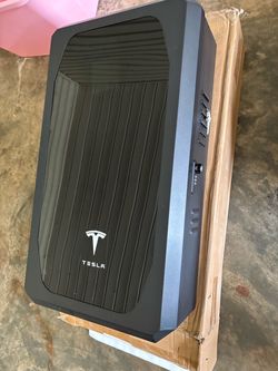 Black Tesla Wall charging protective case