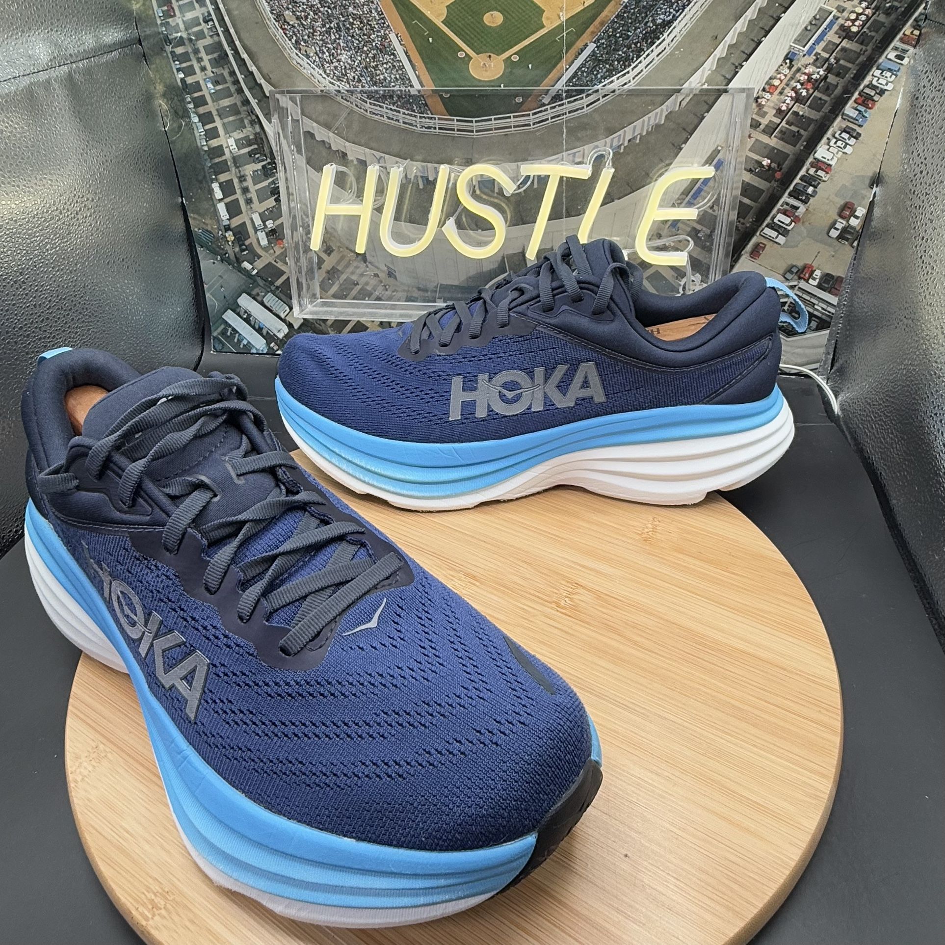 Hoka One One Bondi 8 Outer Space blue Men’s Sz 9.5 2E (Wide)