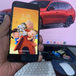 iPhone 7-32Gb Crack unlocked For $60
