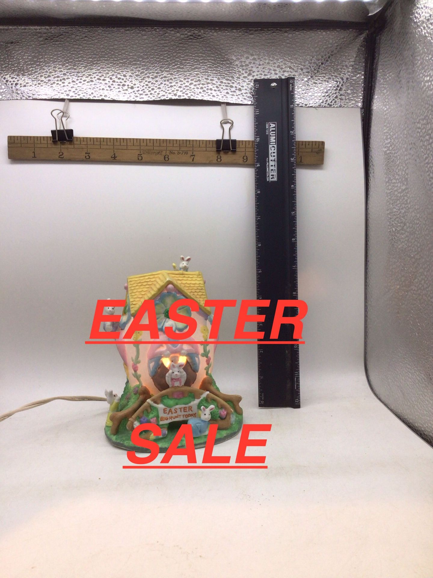 🐣’Easter Bunny Hut’ Nightlight 🐣 ✨Nice Detail ✨ 🐣Like New🐣