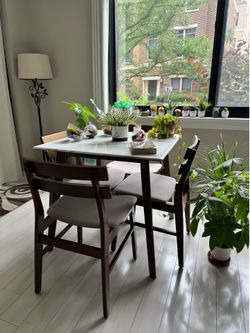 Dining table set