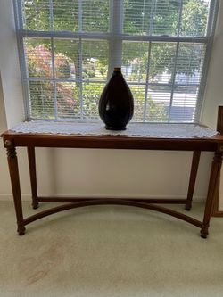 Beautiful console table 50L x 28H x 16D