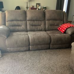 Movie Theater-Style Reclining Couches – LIKE NEW! Bought Nov 2024 | Tags Still On | Ashley Furniture