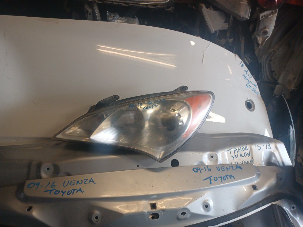 2011 Hyundai Genesis Coupe Left Headlight