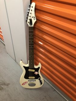 Electric Guitar CMI E200