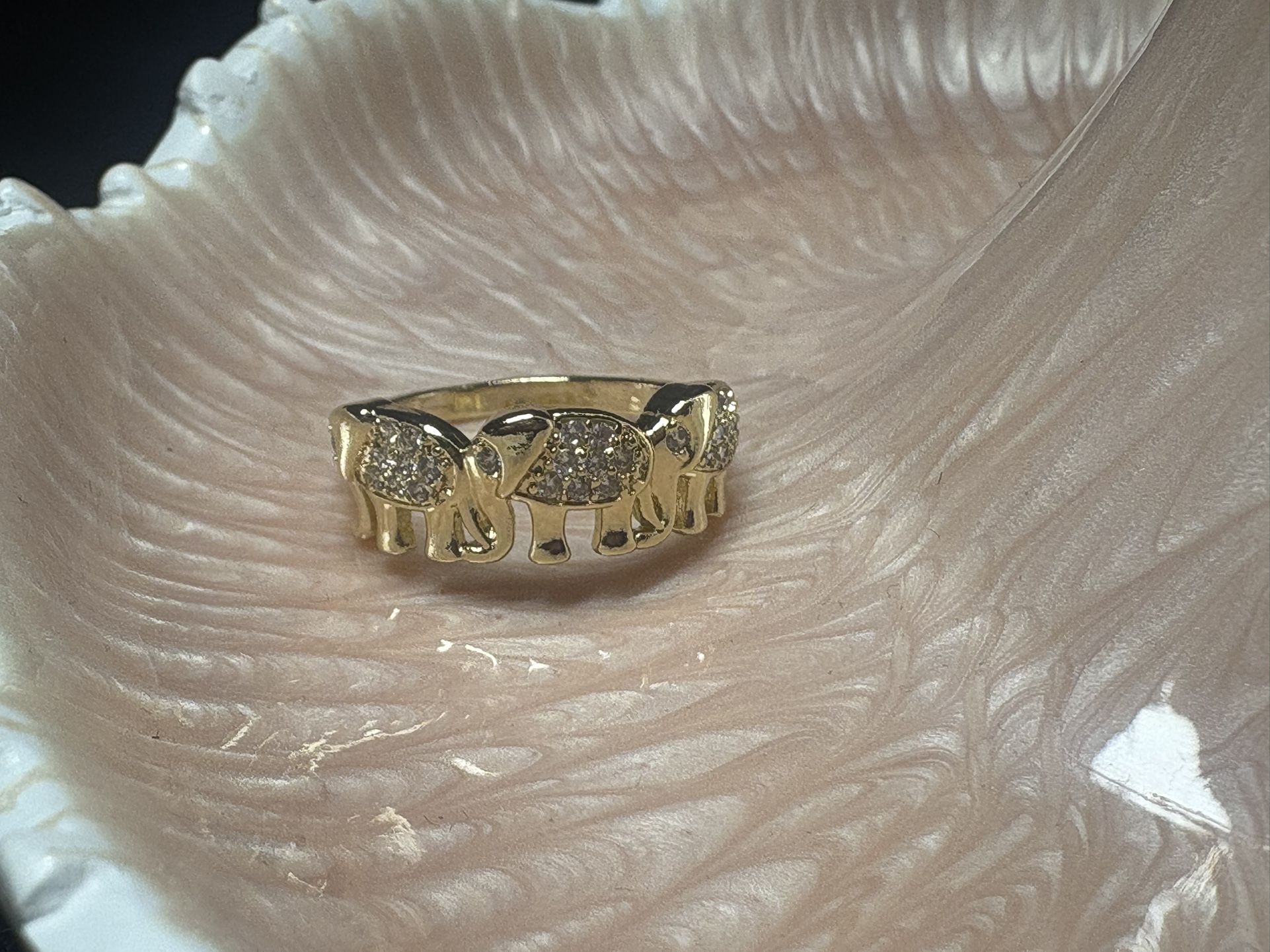 Size 8 Elephant Ring