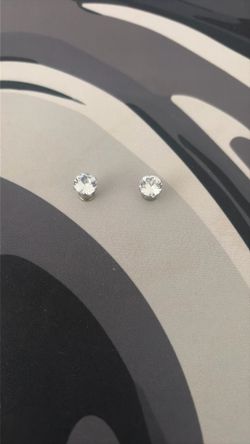 Magnetic earrings