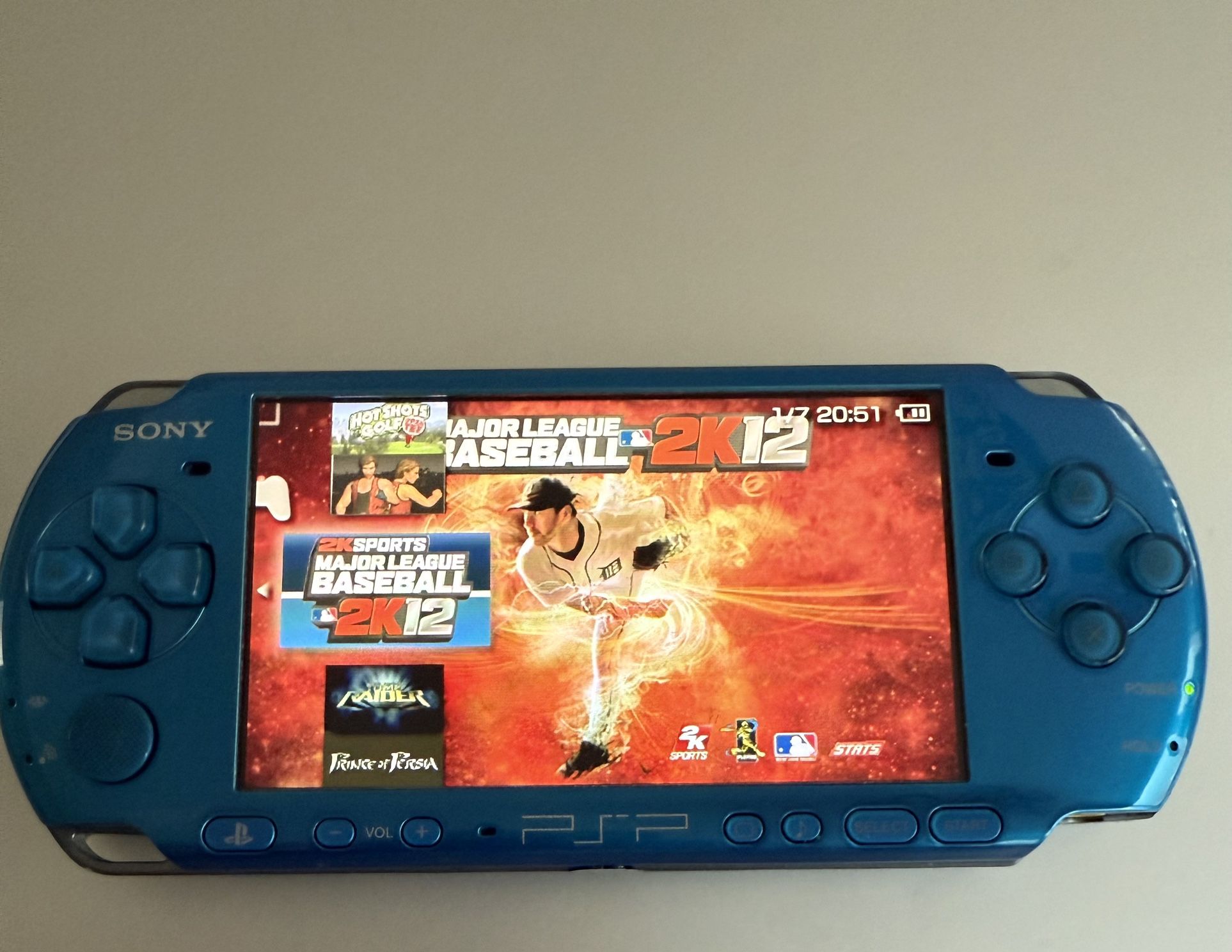 psp 3000 blue, 32gb, new battery and charger