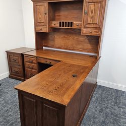 Executive Desk Set