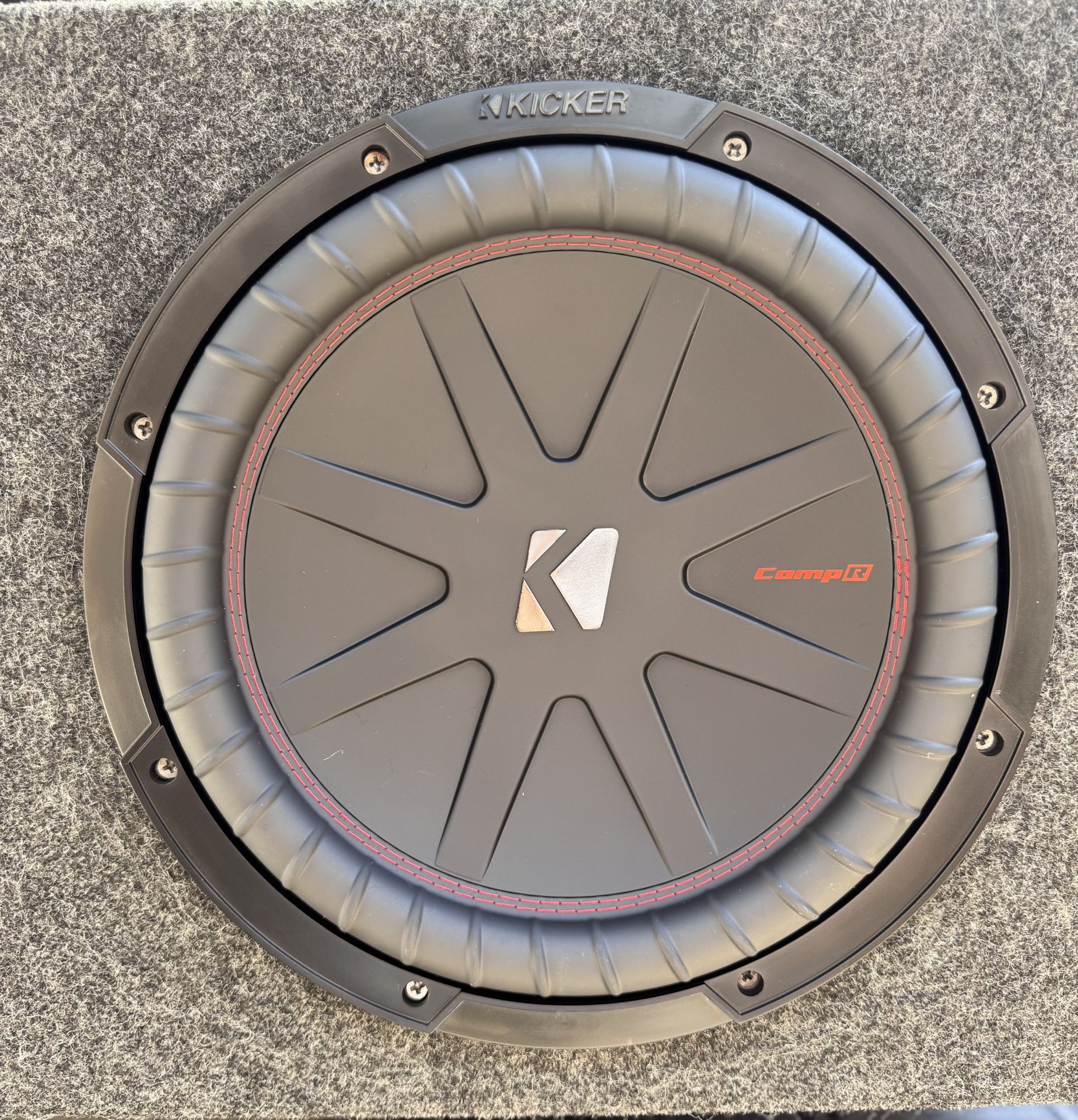 Kicker Comp R 12 With alpine 5 Channel S-A55V Amp