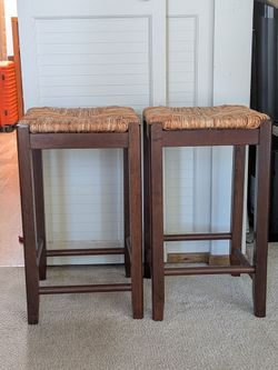Kaden 24 inch Walnut finish bar stool with woven rush seat (Set of 2)