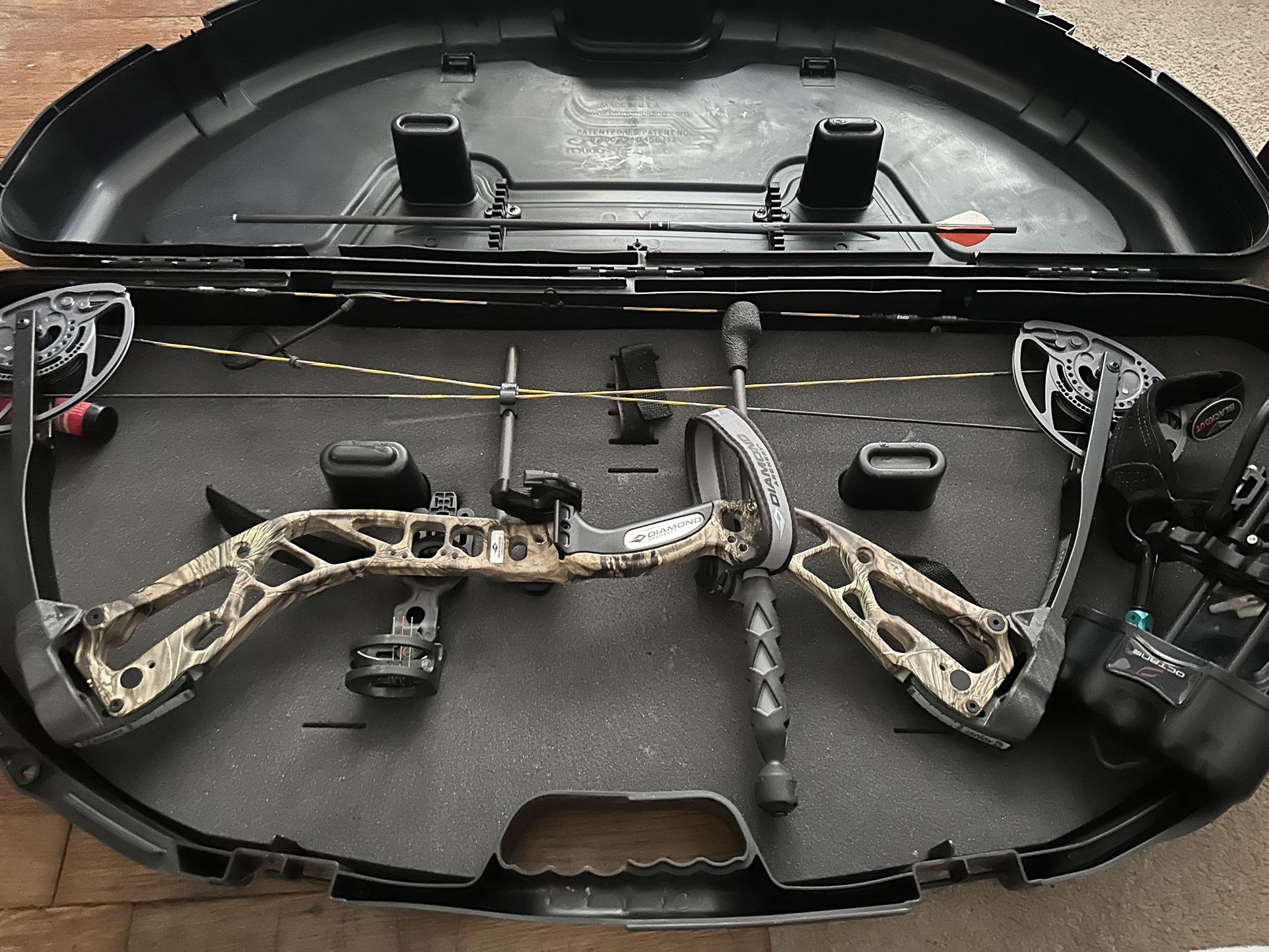 Diamond Archery Bow And Case for Sale in Oxford, MA OfferUp