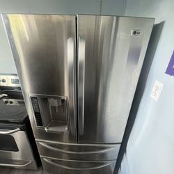 LG Stainless Steel Refrigerator with Ice Maker and Water Dispenser