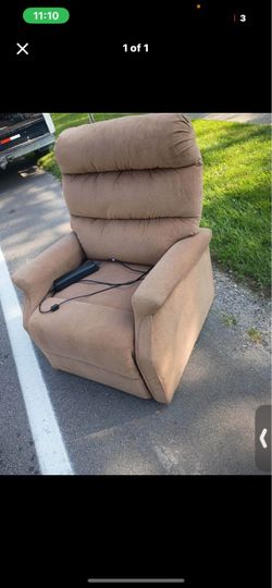 Power lift recliner