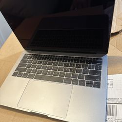 MacBook 13”