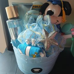 Ladies Graduation Gift Basket 