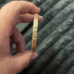 10k gold bangle bracelet