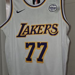 Luka Doncic Jersey Lakers LARGE $45 Firm On Price