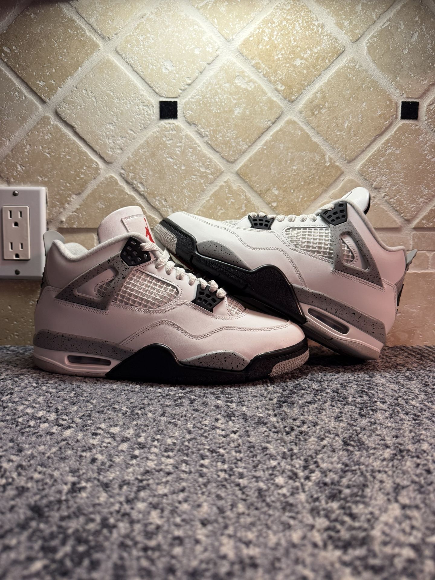 Jordan 4s “White cements” -Size 8.5M -Og all -Used x1