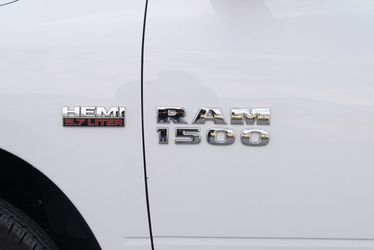 2015 Ram 1500 Crew Cab Thumbnail