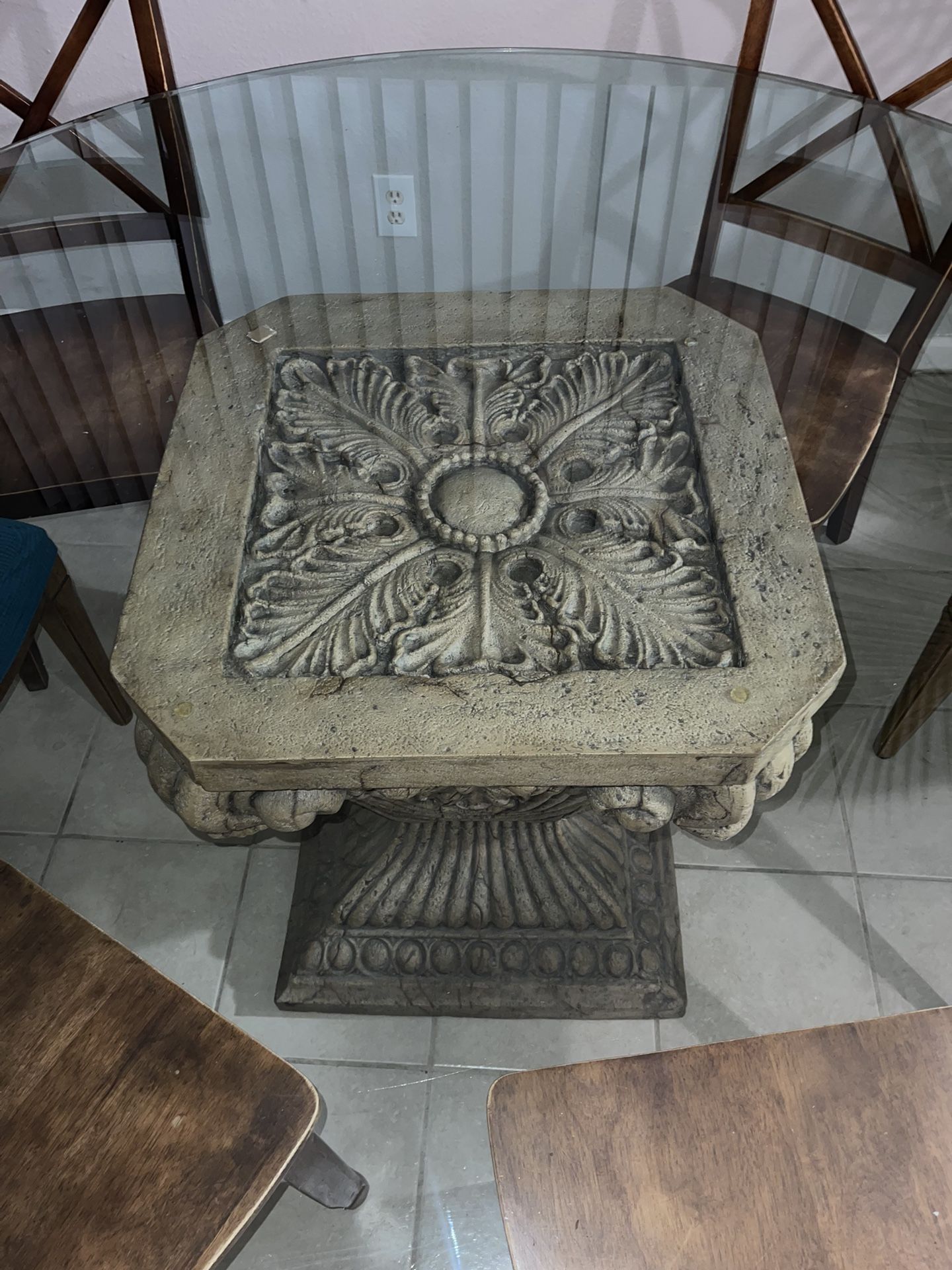 Glass Dinning Table With 6 Chairs 