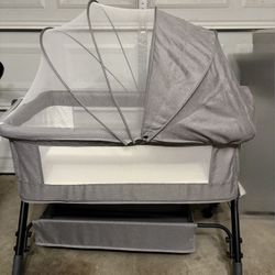 Foalom Baby Bassinet