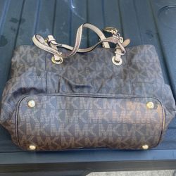 Micheal Kors Purse