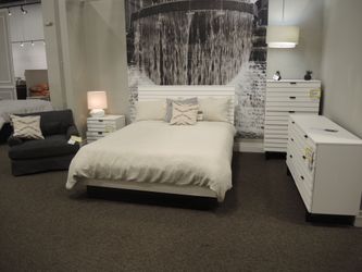 Rotta Rio Queen Platform Bed - White | Headboard