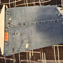 Levi Shorts 42