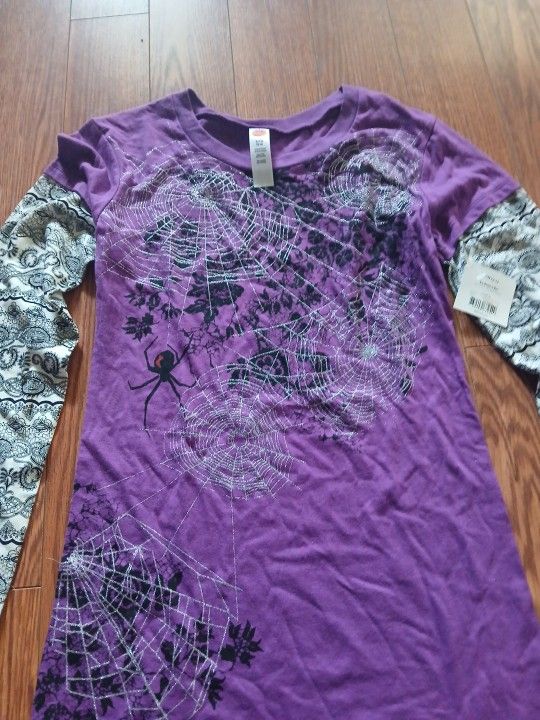 Spiderweb Tee Shirt Sz SMALL NEW