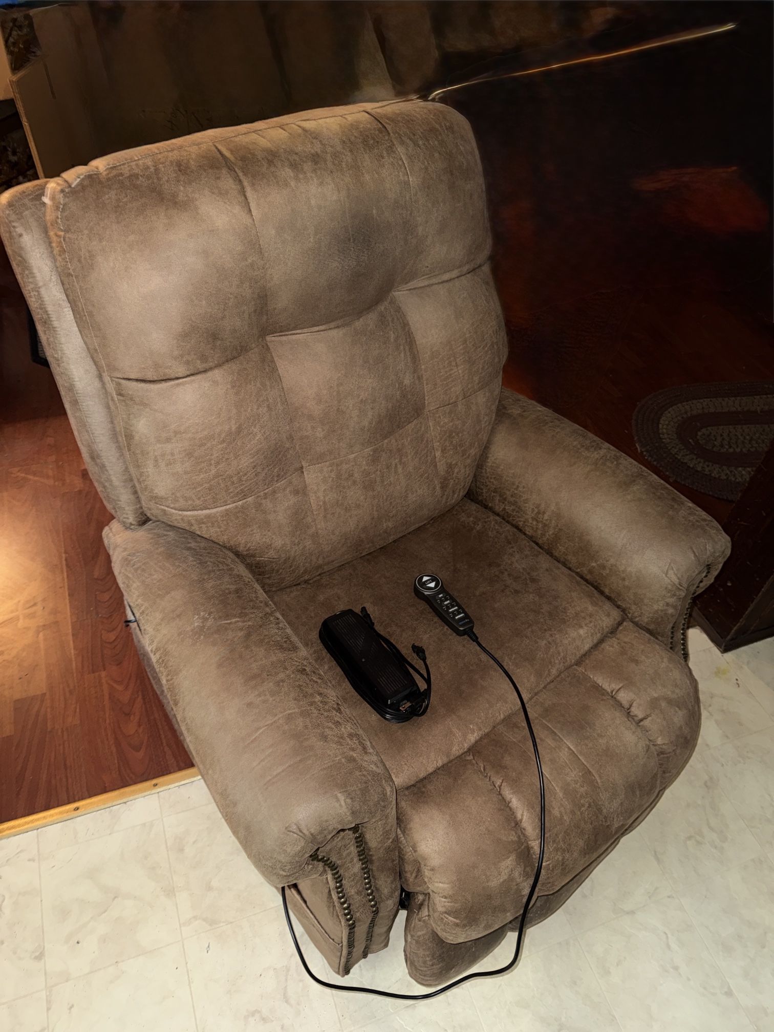 Power Lift Recliner Chair with Heat, Massage, and Side Pocket