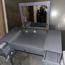 Furniture And Makeup Pallets